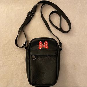 Buckle-Down Minnie Mouse Vertical Cross Body Bag
